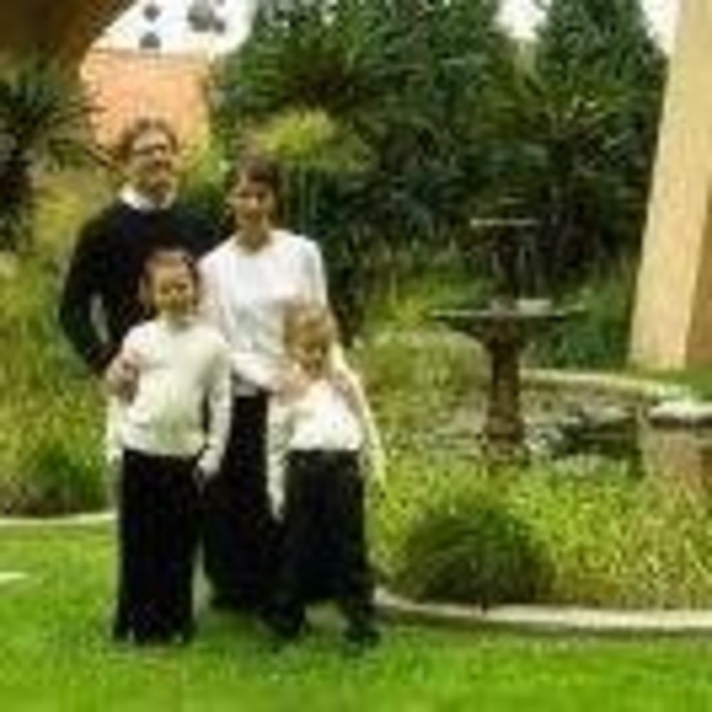 Meet your Posher, Holly